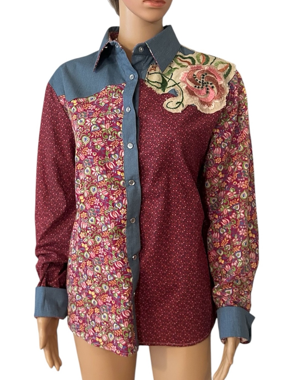 Rodeo Royalty Road Show Women’s Size Medium Boho Quilt Patchwork Embroidery Top